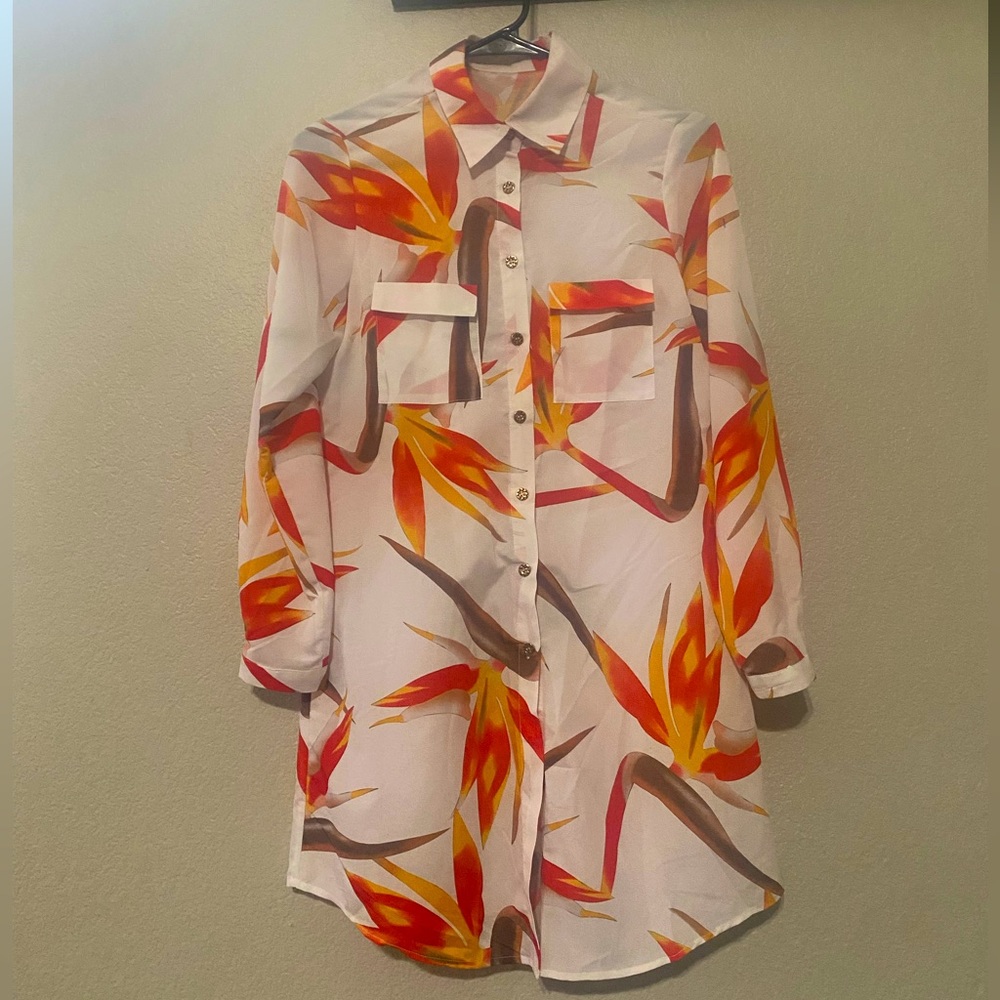 ✨ 💕 Beautiful Bird of Paradise pattern silk blouse - Size  Small